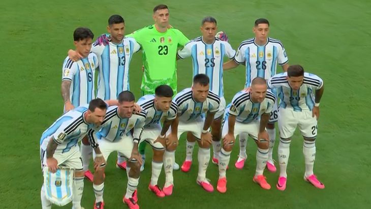 Argentina jugará con indumentaria tradicional.