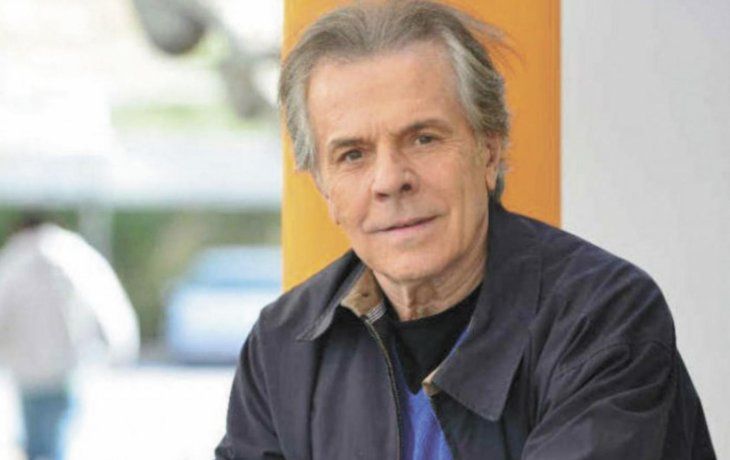 Víctor Laplace, positivo de Covid-19 y aislado en su casa