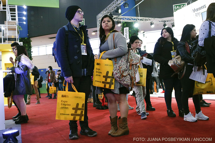 Miles de personas se acercaron a la Expo Empleo BA en la rural. Miles de personas se acercaron a la Expo Empleo BA en la rural.