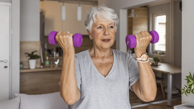 El ejercicio que sirve para combatir la sarcopenia en edad avanzada.