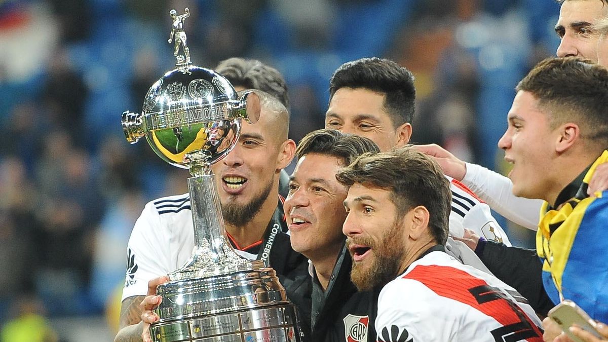 River dominates the history against Boca head-to-head by direct elimination