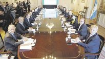 Fondos. Wado de Pedro, Juan Manzur y 19 gobernadores en la reunión sobre el recorte de fondos a la Ciudad.