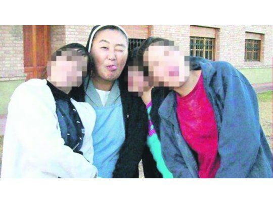 Próvolo. La mujer trabajaba en el instituto de Mendoza donde varios jóvenes denunciaron que fueron abusados por dos curas.