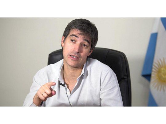 El secretario de Asunto Políticos del Ministerio del Interior, Adrián Pérez, advirtió que para aplicar la BUE hay procesos licitatorios y auditorías que llevan su tiempo y pidió no de demorarlos.
