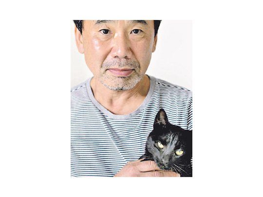 En el “consultorio on line” que abrió el jueves pasado, Haruki Murakami habla con sus lectores sobre sus obras, los Red Hot Chili Peppers, los gatos y otros asuntos.