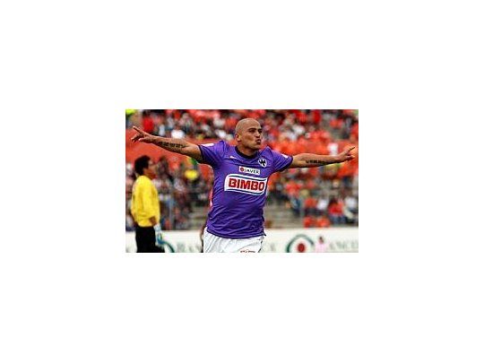 Los dirigentes del Monterrey quieren u$s 20 millones por Suazo.