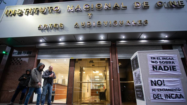 La motosierra de Javier Milei llegó al Instituto Nacional de Artes Audiovisuales (INCAA).