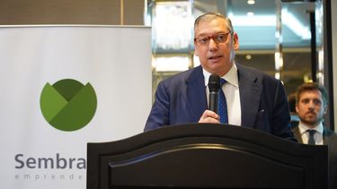 A contramano de su partido, Carlos Enciso celebró la confirmación de la compra de tierras en Florida