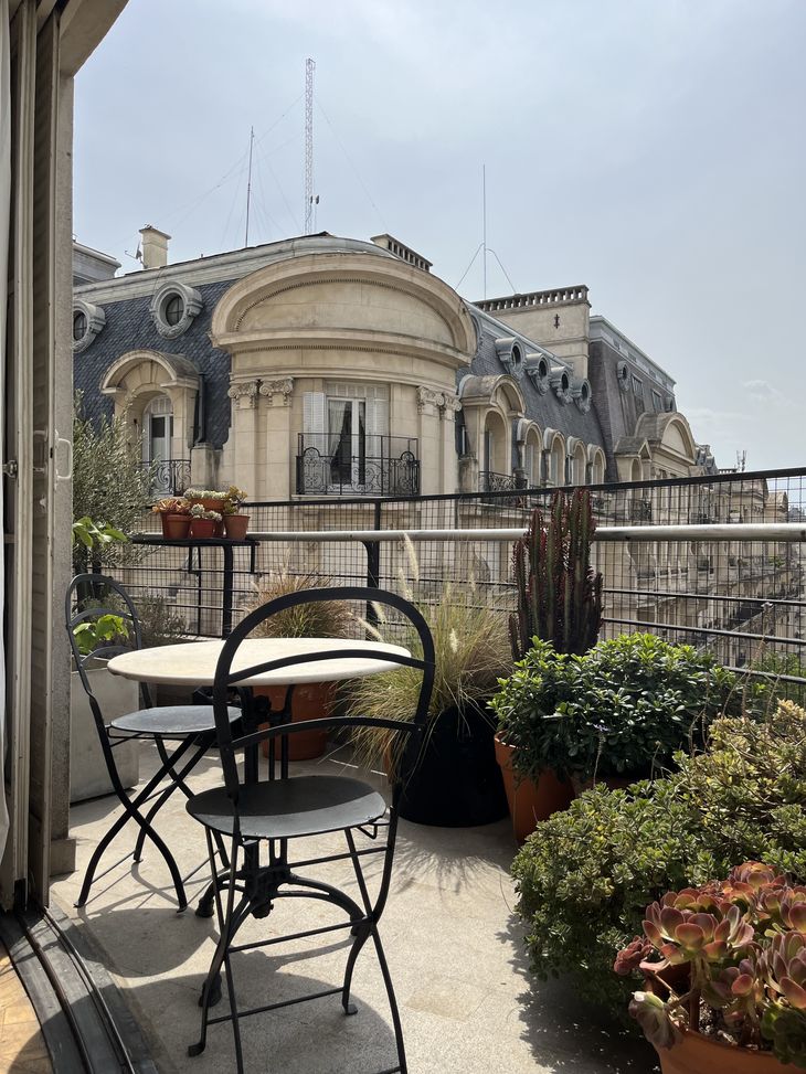 Un barrio con edificios icónicos y arquitectura muy diferente Un barrio con edificios icónicos y arquitectura muy diferente