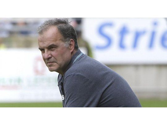 Bielsa se rinde ante Maradona: Nos dio tanto que yo solo escucho y respeto
