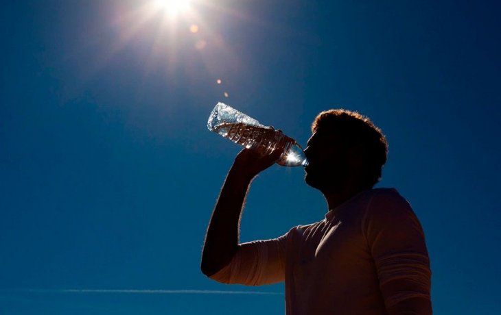 Continúa el alerta meteorológico nivel rojo por calor en Buenos Aires y otras siete provincias