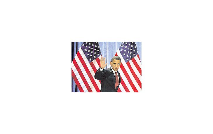 Barack Obama buscó ayer dejar atrás los cuestionamientosa su patriotismo y dejó fuertes definiciones en materiade guerra antiterrorista. Ratificó que apurará la retiradade Irak y que concentrará los recursos militares enAfganistán.