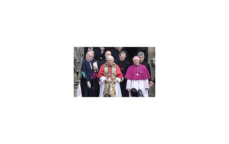 Benedicto XVI llegó a España para una visita de dos días.