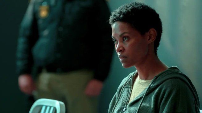 La segunda temporada de Invisible llegó a Netflix y Zenzi deberá enfrentarse a la vida en prisión. 