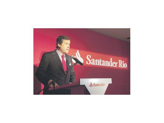 Enrique Cristofani, presidente del banco, fue el encargado de explicar los alcances de los nuevos créditos en dólares.