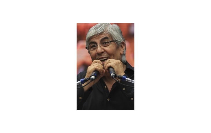 Moyano habló de su lucha contra el neoliberalismo e hizo guiño a Macri