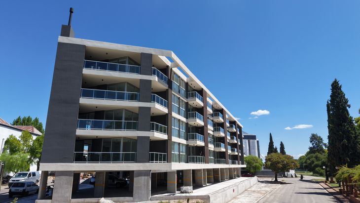 Terrazas de San Salvador, en Dolores, departamento de Soriano, a unos 305 km de Montevideo Terrazas de San Salvador, en Dolores, departamento de Soriano, a unos 305 km de Montevideo