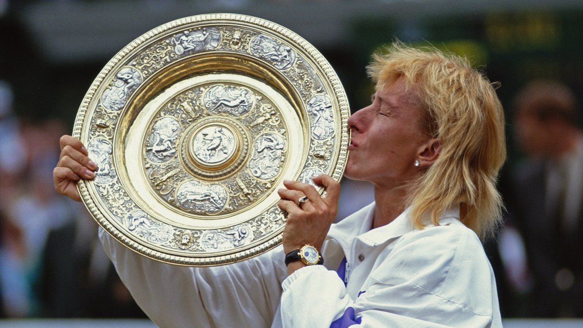The tennis player Martina Navratilova announced that she overcame her fight against cancer