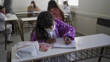 La decisión del gobierno de la ciudad de no suspender la presencialidad escolar impactará en la situación sanitaria del resto del país.