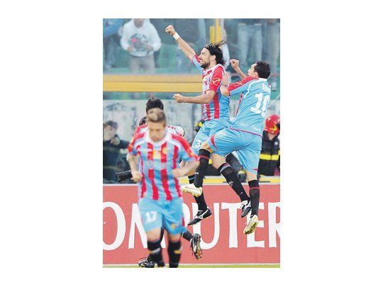 Nicolás Spolli festeja el gol que le convirtió al Milan, uno de los tantos que recordará toda su vida.
