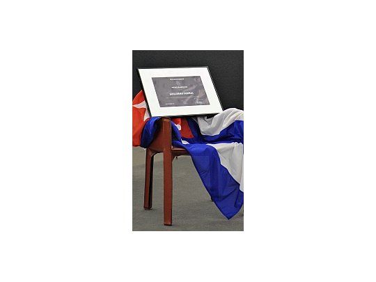 La entrega simbólica del premio Sajarov al disidente cubano, Guillermo Fariñas.