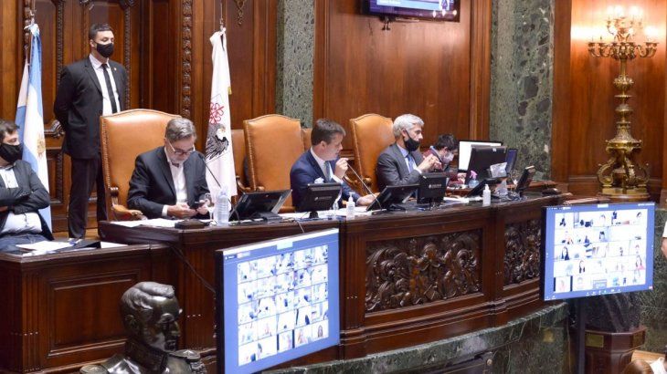 El vicepresidente 1º Agustín Forchieri durante una sesión mixta.