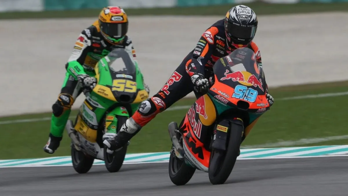 Video: shocking crash in Moto 3 at the Malaysian GP Video: shocking crash in Moto 3 at the Malaysian GP