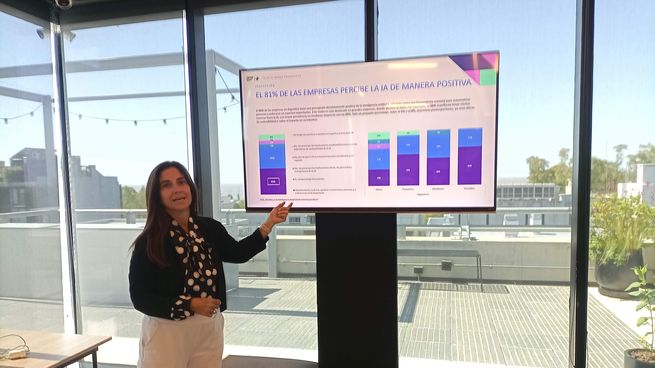 La gerente general de SAP Argentina, Fernanda Pérez, presentó la encuesta sobre Inteligencia Artificial en el mundo corporativo.