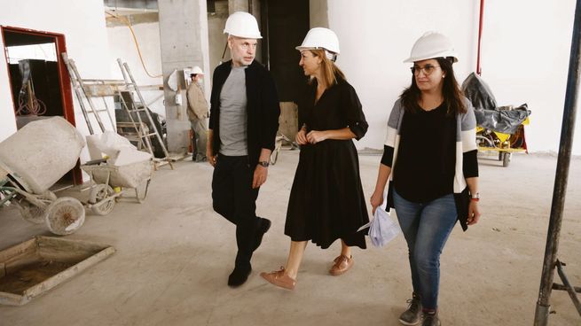 Obras. Horacio R. Larreta supervisó las obras de una nueva escuela primaria en el barrio porteño de Pompeya.