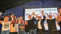 El gobernador de Jujuy, Carlos Sadir, participó del acto de cierre de campaña del frente oficialista.