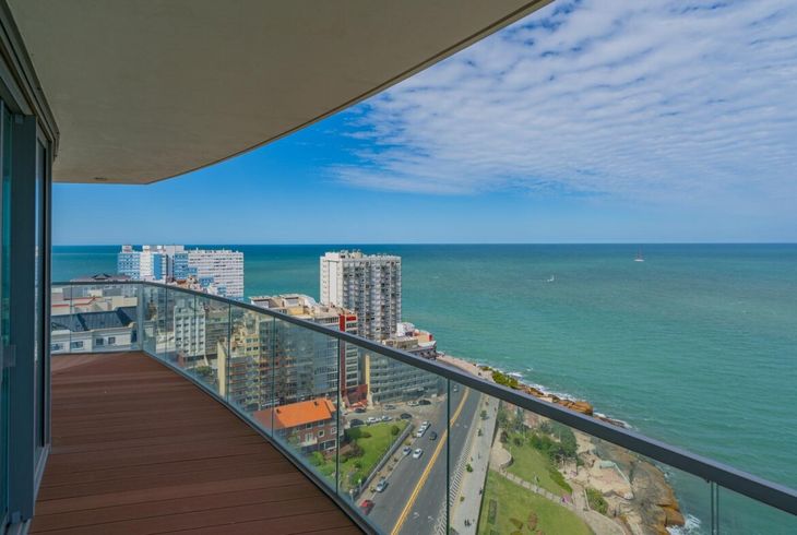 Vista desde el Maral Explanada, el mar propone un encanto único Vista desde el Maral Explanada, el mar propone un encanto único