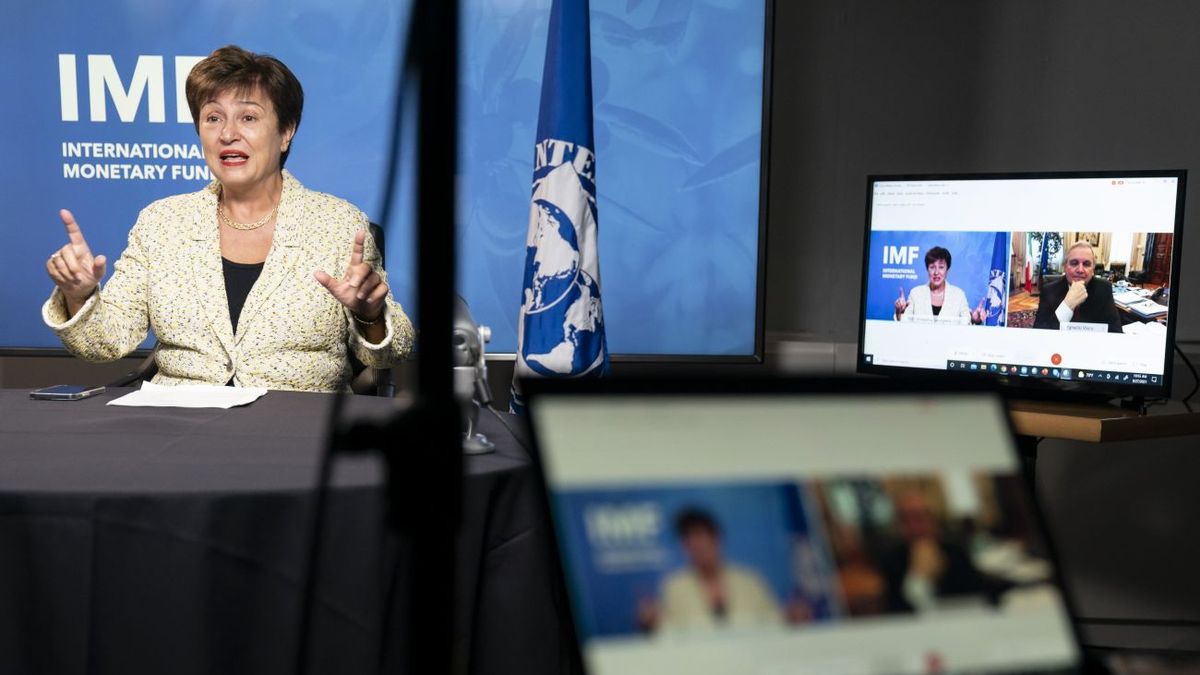 The IMF now analyzes the quasi-fiscal deficit in the negotiations with Argentina The IMF now analyzes the quasi-fiscal deficit in the negotiations with Argentina