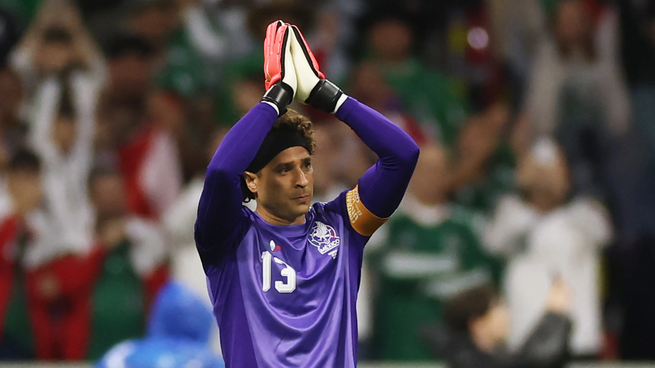 Guillermo Memo Ocho ya es una verdadera leyenda del fútbol mexicano. Ingresó a cambio contra Chequia y jugó su sexto Mundial.