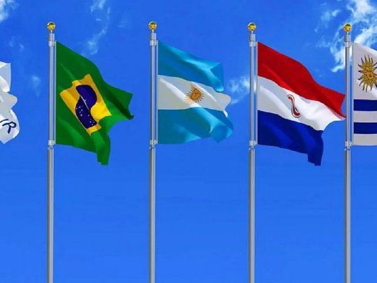 Mercosur banderas.jpg