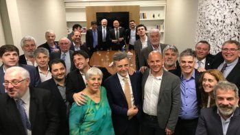 equipo economico de alberto f. se reunio con representantes pyme