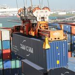 Las exportaciones industriales anotan su tercera caída consecutiva, pero el balance se mantiene positivo. Las exportaciones industriales anotan su tercera caída consecutiva, pero el balance se mantiene positivo.