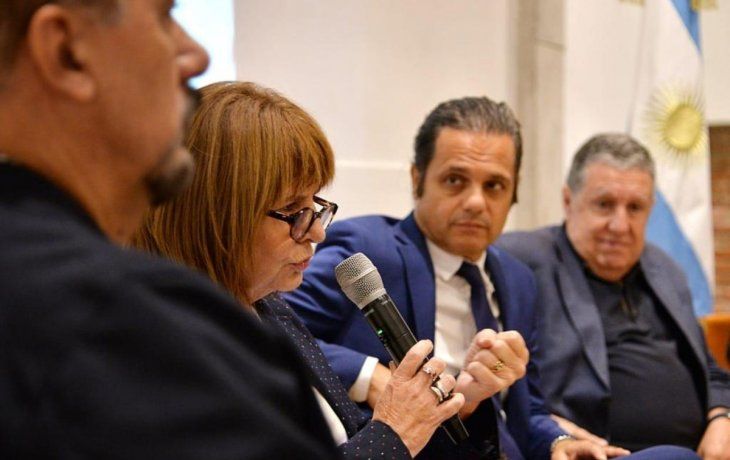 Bullrich apuesta por un sindicalismo que trabaje por los trabajadores y los empleadores
