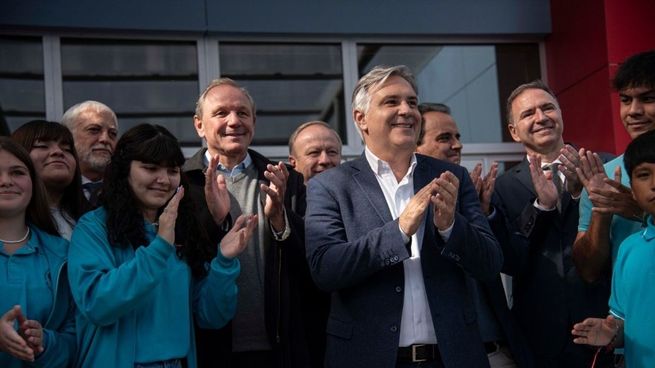 Guillermo de Rivas, candidato del oficialismo cordobés en Río Cuarto, junto al gobernador Martín Llaryora.