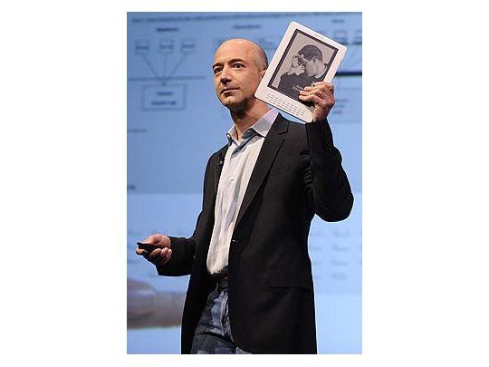 Amazon.com presentó una nueva versión de su dispositivo electrónico para e-books, Kindle.