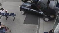 Una mujer intentó atropellar a médicos de una guardida en Brasil.