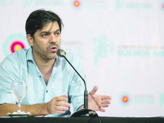 Gesto. Carlos Bianco buscó transmitir tranquilidad a los legisladores respecto de las acciones que se vienen realizando en la provincia.