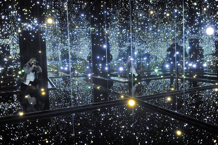 Yayoi Kusama, quien expuso exitosamente en el Malba, es la artista viva más cotizada de Japón, y acaso de Oriente