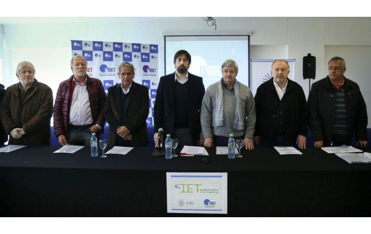 Varios representantes de distintas organizaciones sindicales, entre las que están la CGT y la CTA, dieron a conocer esta tarde en un acto la primera medición del Índice de Inflación de los Trabajadores, que se llevó a cabo en la Universidad Metropolitana para la Educación y el Trabajo (UMET).