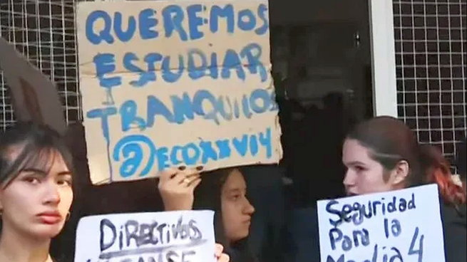 Una charla entre adolescentes en un grupo cerrado de WhatsAspp generó alarma en Ingeniero Maschwitz: en los mensajes, los participantes hablaban de realizar un tiroteo.