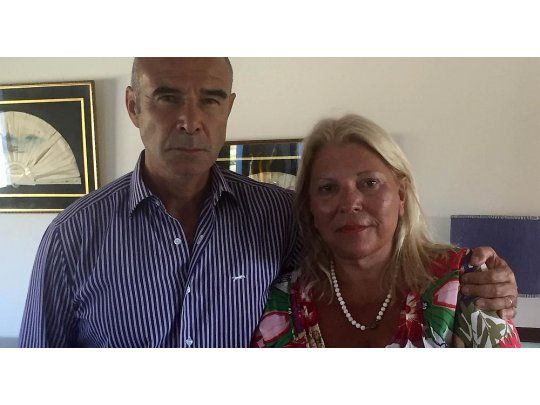 Gómez Centurión, junto a Carrió.