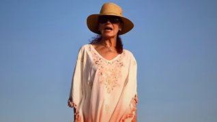 La reconocida psiquiatra de 68 años fue hallada sin vida en su casa de City Bell, con signos de violencia y objetos robados. La reconocida psiquiatra de 68 años fue hallada sin vida en su casa de City Bell, con signos de violencia y objetos robados.