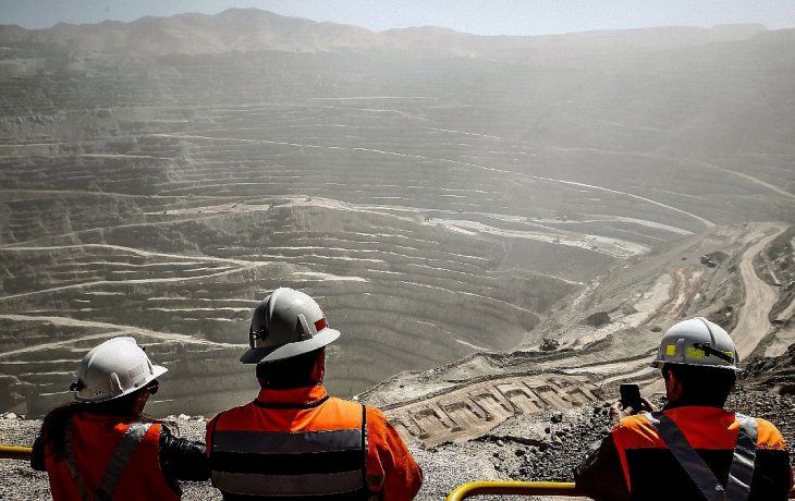 El cobre concentra el grueso de las inversiones en Chile. El 89,8% del total de la cartera está asociado a proyectos cupríferos, alcanzando su nivel más alto desde el período 2016–2025.