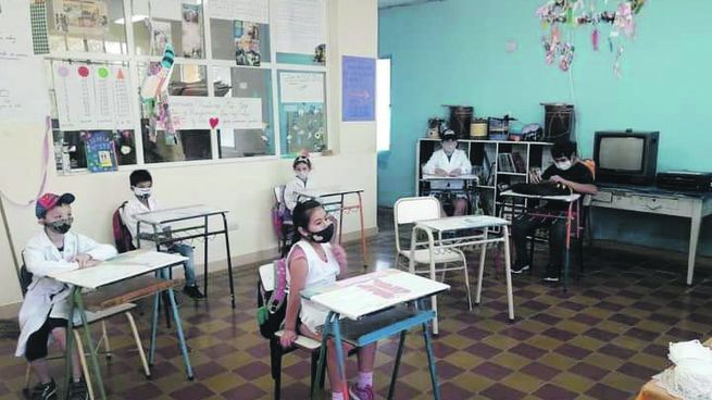 Contexto. El regreso a las aulas sin esquema de burbujas se logra tras un mejoramiento en las condiciones sanitarias de todo el país.