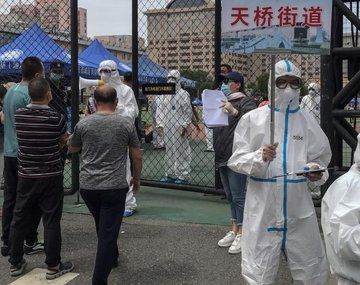 El rebrote de coronavirus en Pekín ya causó más de 300 contagios.