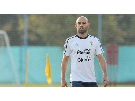 Mascherano se quejó por el estado del juego en el Kempes.